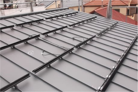 金属(立平葺き 掴み金具)